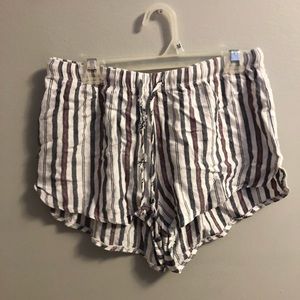 Ivy + main strip shorts